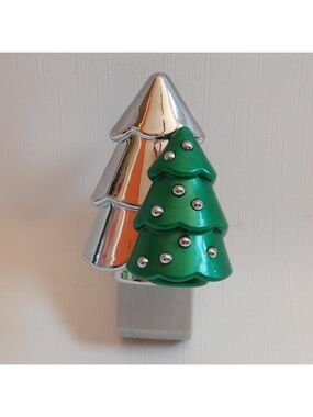 Adorable Bath and Body Works Christmas Tree Wallflower